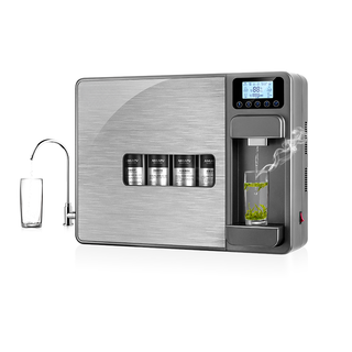 Countertop UV sterilization lamp water purifier with side faucet, digital display, and glass of steaming tea