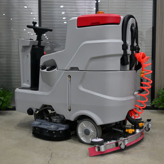 Ride-On Industrial Floor Scrubber — 1118 mm Cleaning Path
