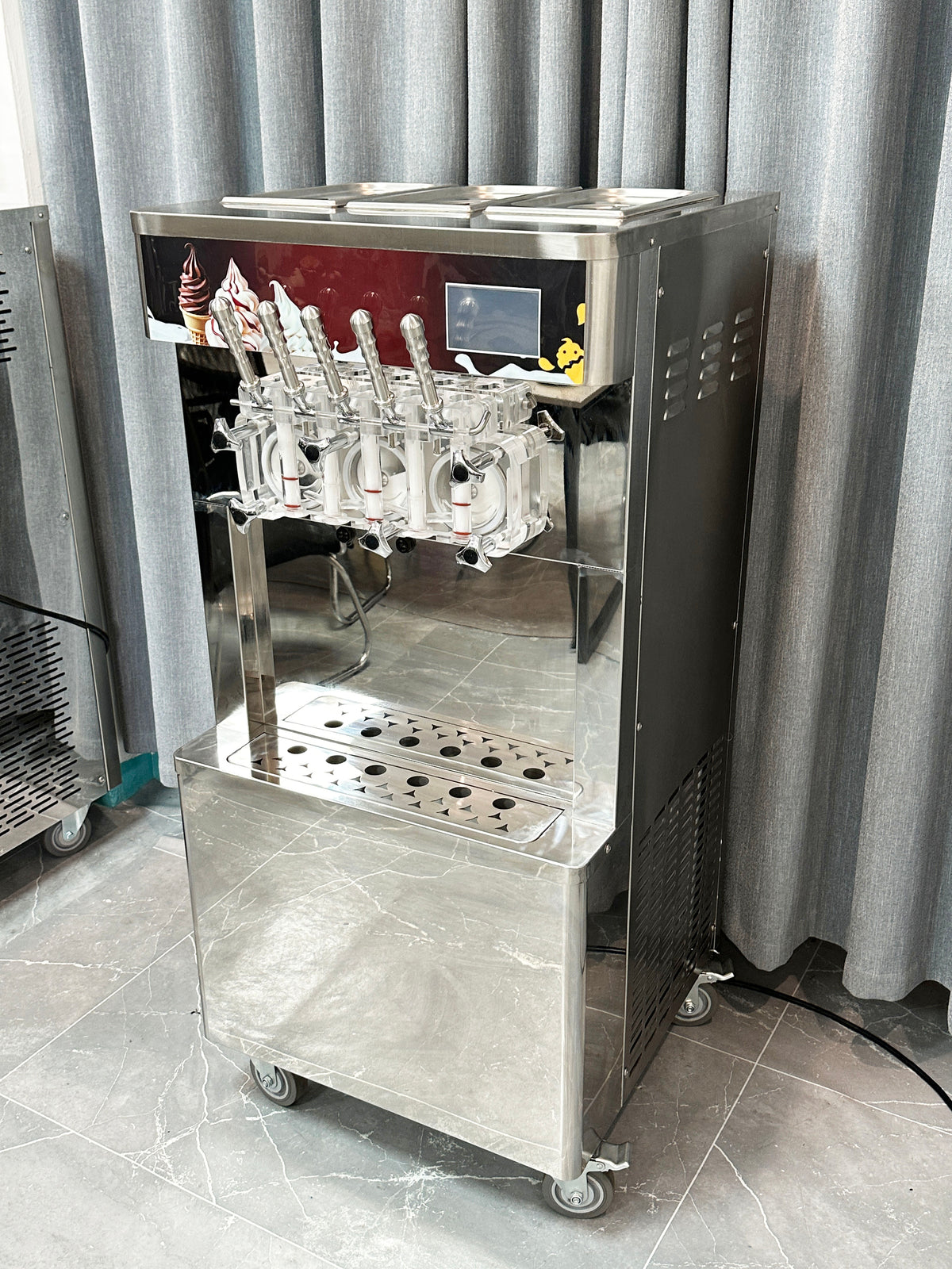 Commercial Soft Serve Ice Cream & Slush Machine — 7 Flavors, 4 Cylinders