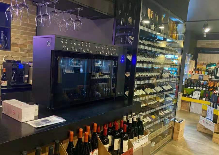 8-Bottle Wine Dispenser with Refrigeration and Nitrogen Preservation