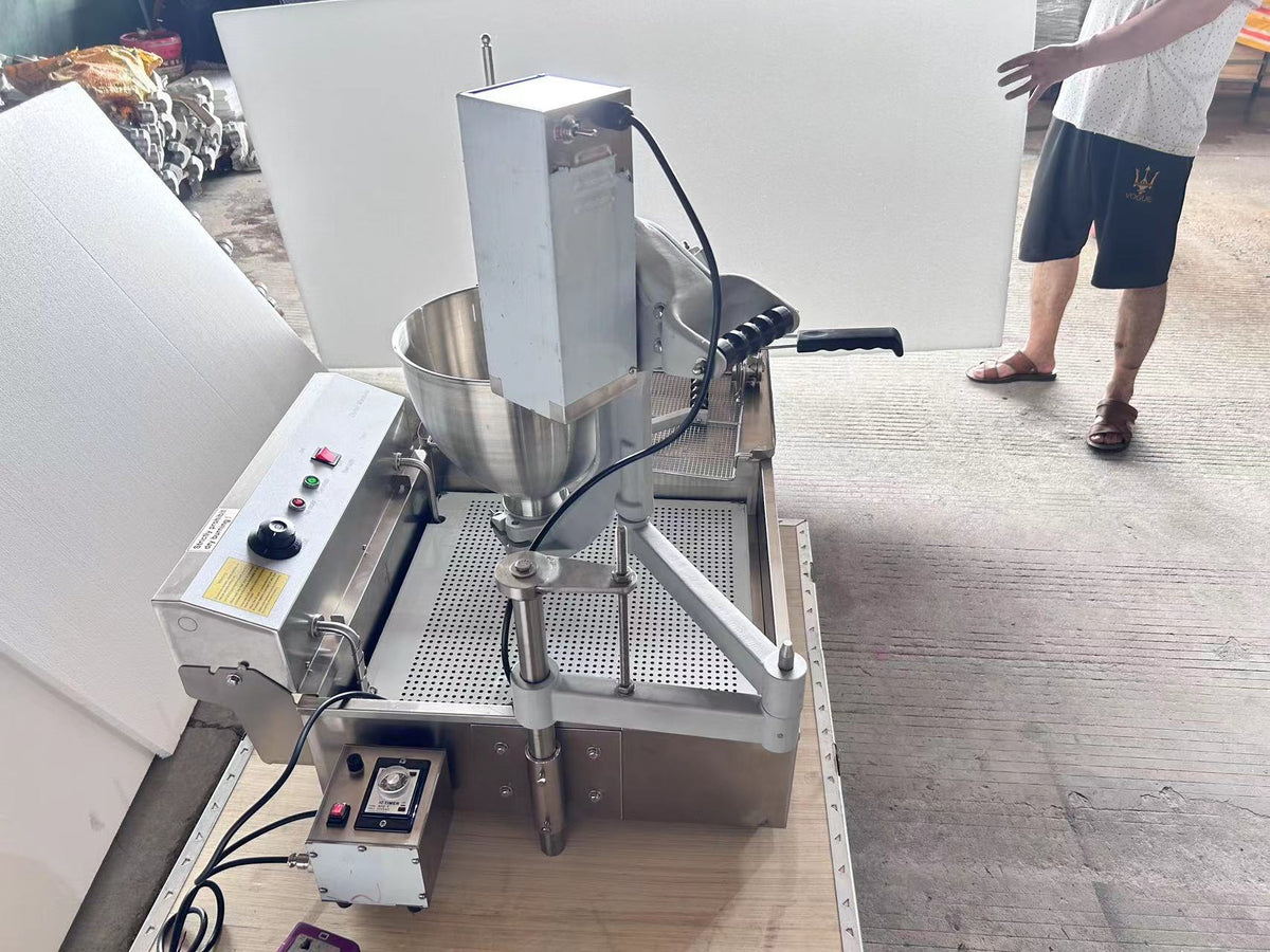 Commercial Electric Donut Making Machine — Countertop Fryer with 3 Molds