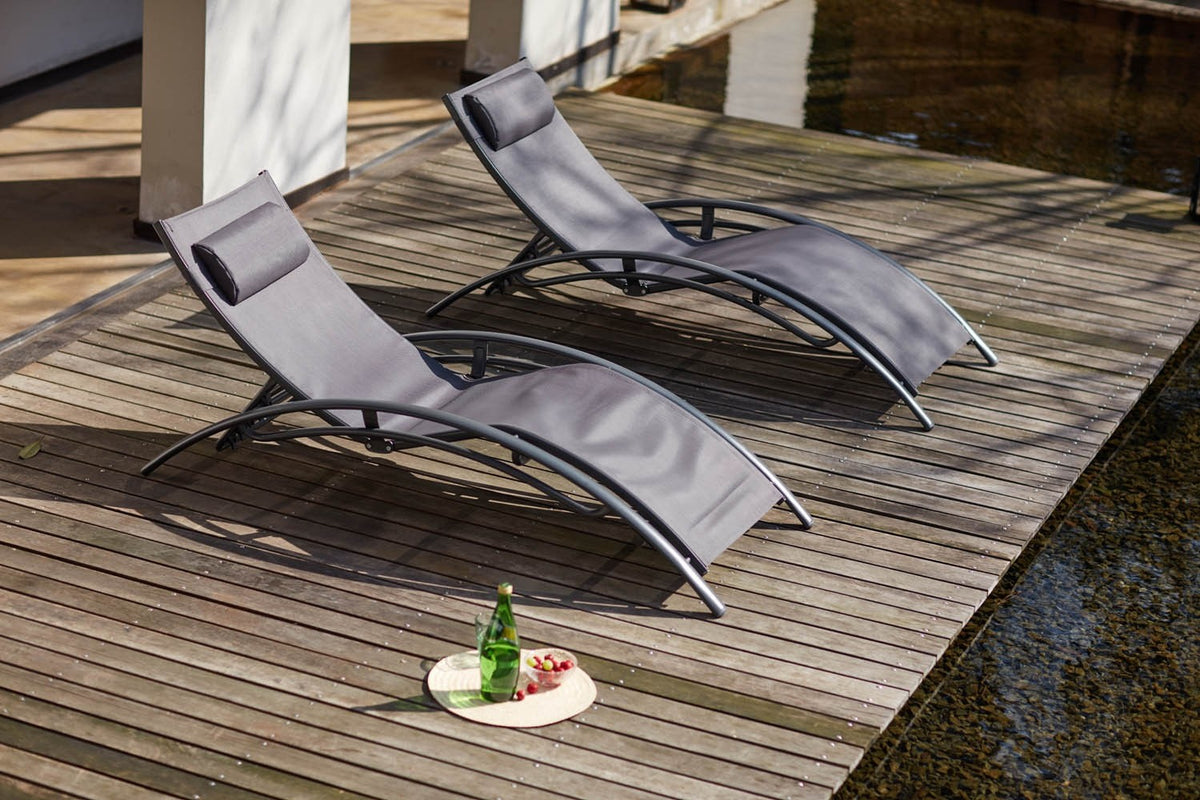 Folding S-Shaped Sun Lounger — Stackable Textilene Chaise Recliner