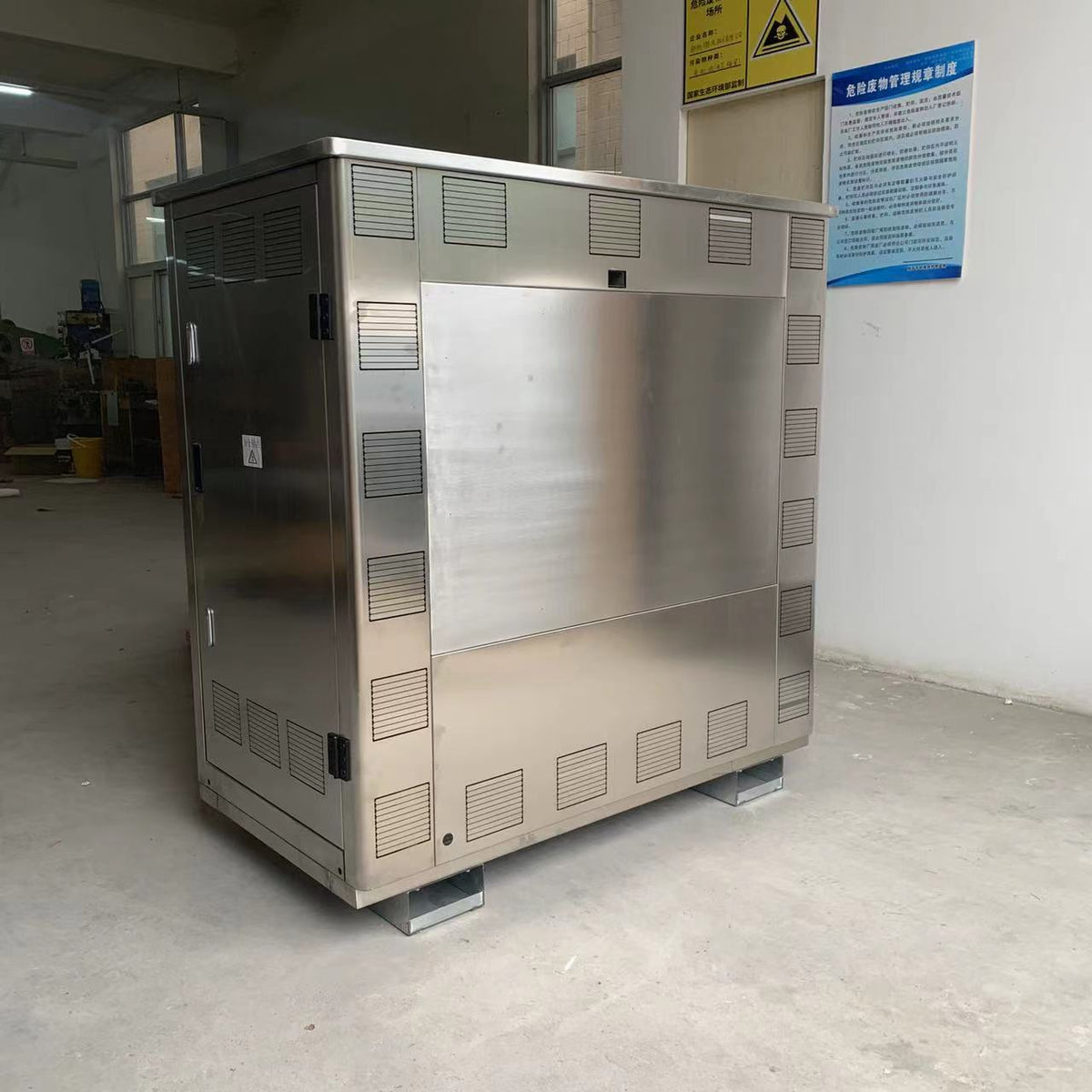 Commercial Microwave Oven for Ready Meals — 8 kW