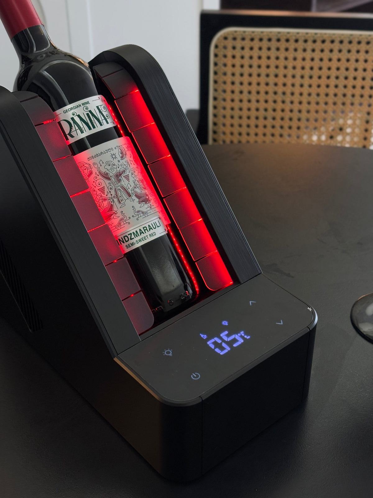Single-Bottle Wine Cooler — Battery Peltier Chiller