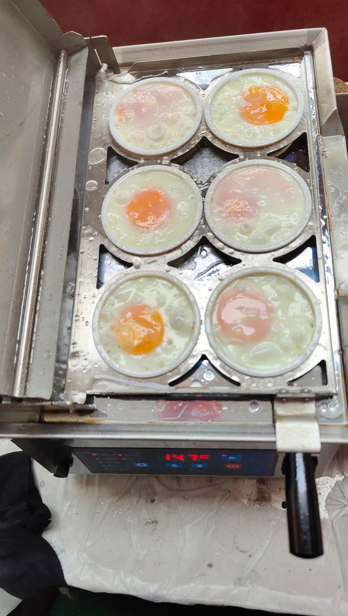Commercial Automatic Egg Frying Machine — 6-Hole Omelet Cooker