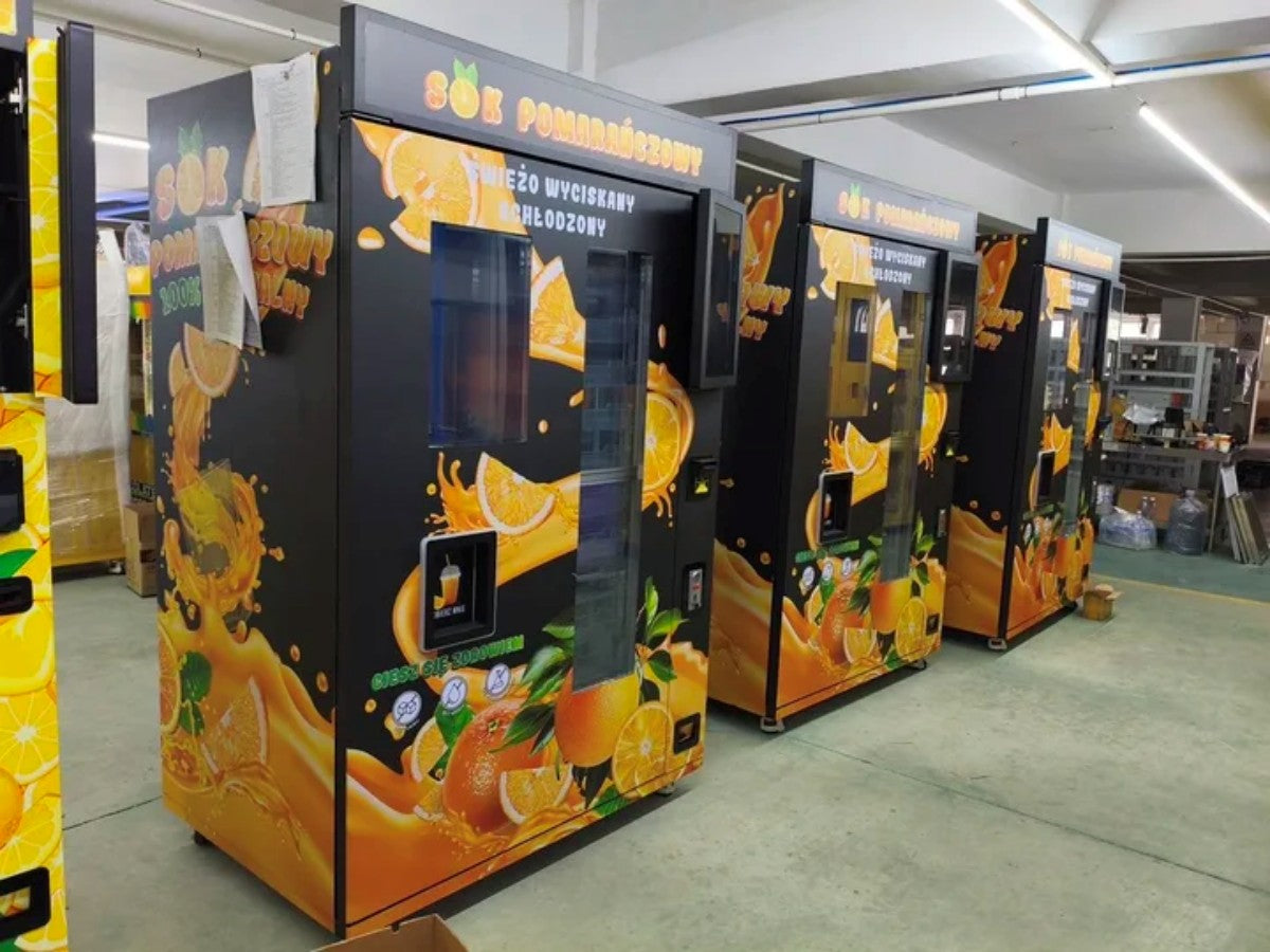 Automatic Fresh Orange Juice Vending Machine — Self-Cleaning, Refrigerated