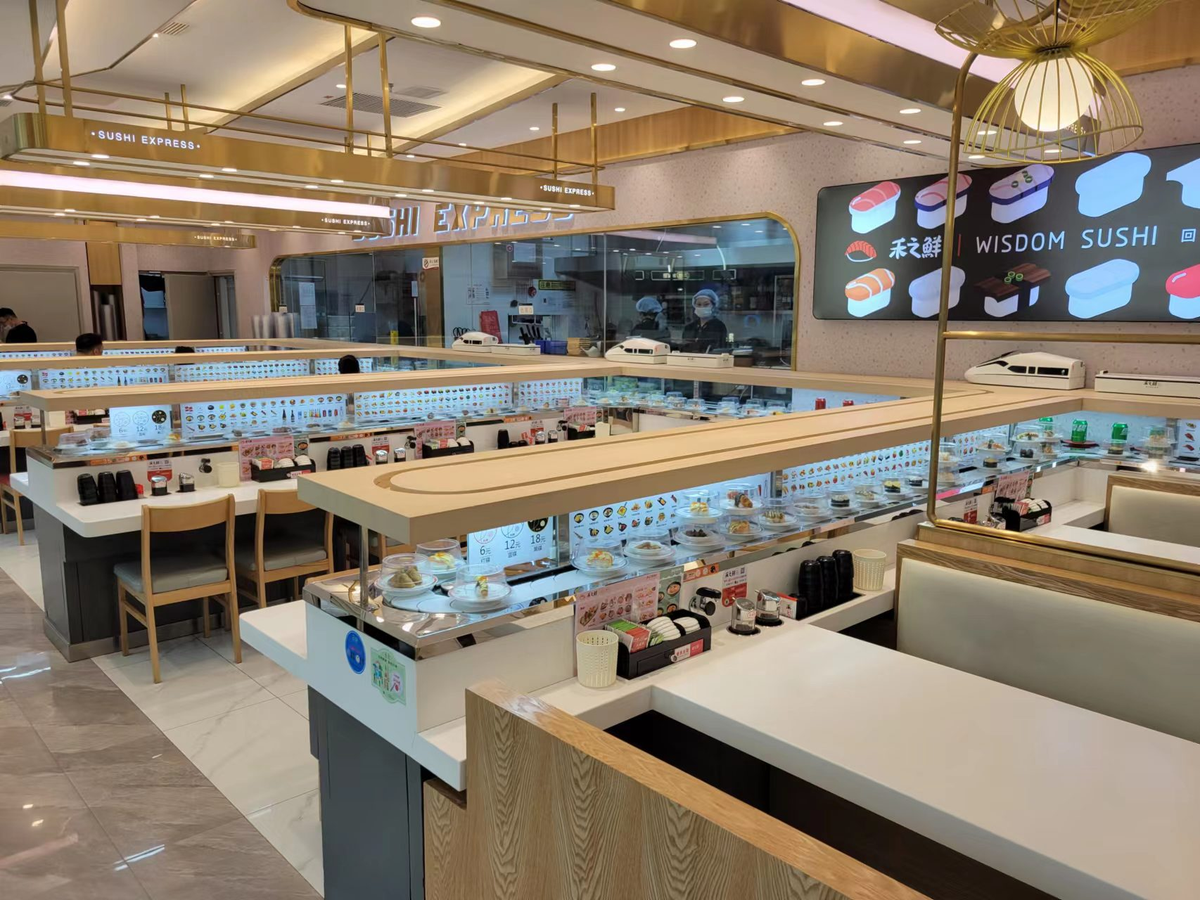 Kaiten Sushi Conveyor Belt with Food Delivery Robot