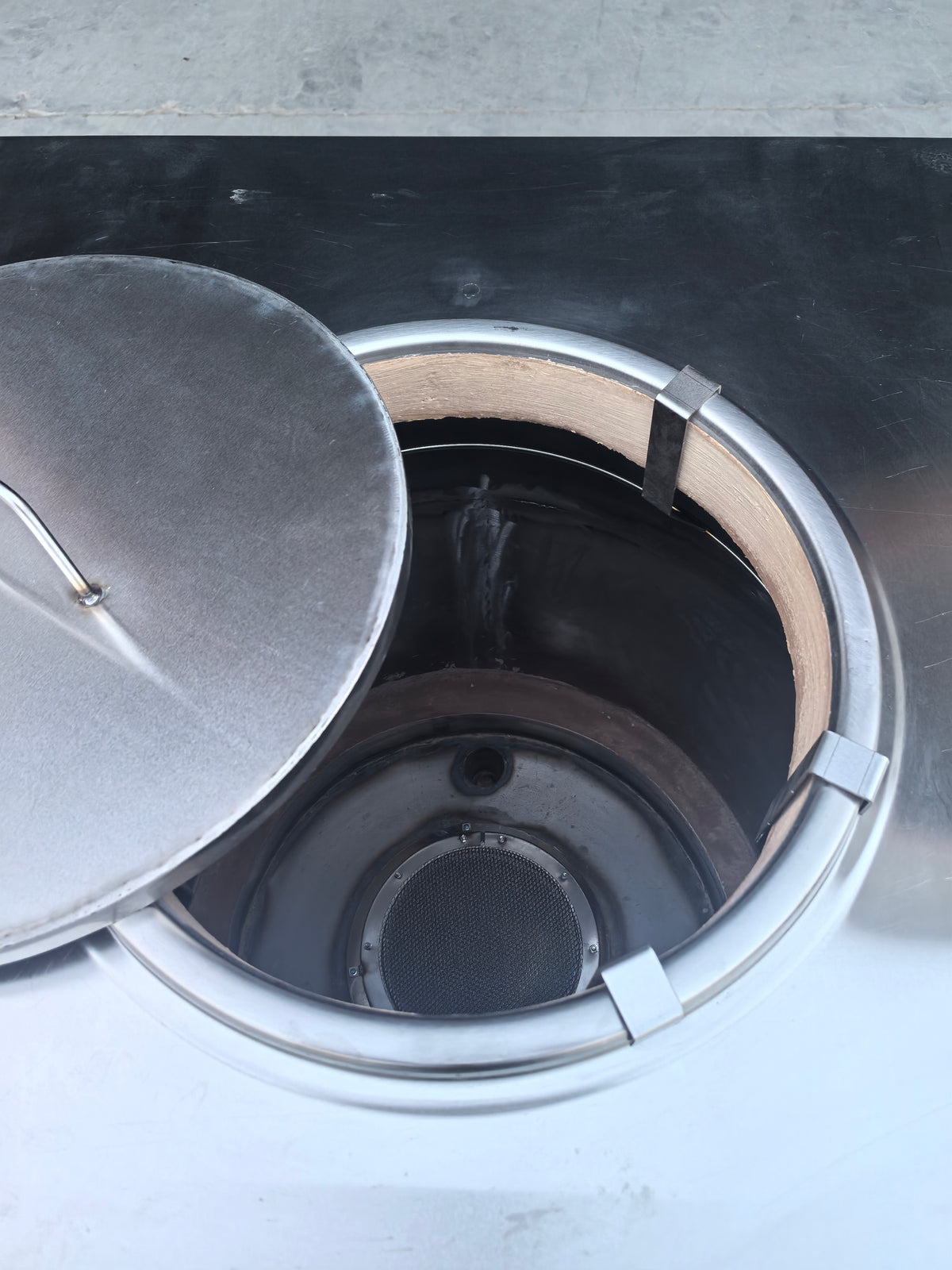 Commercial Gas Clay Tandoor Oven — Stainless Steel