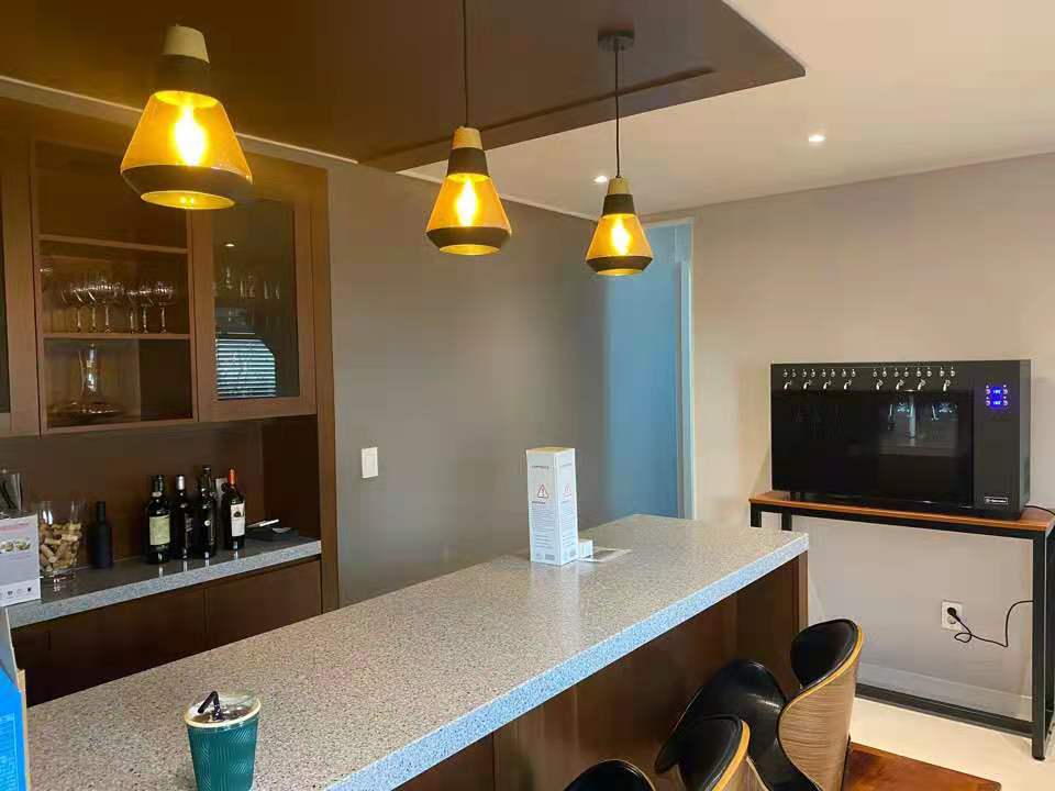 8-Bottle Wine Dispenser with Refrigeration and Nitrogen Preservation