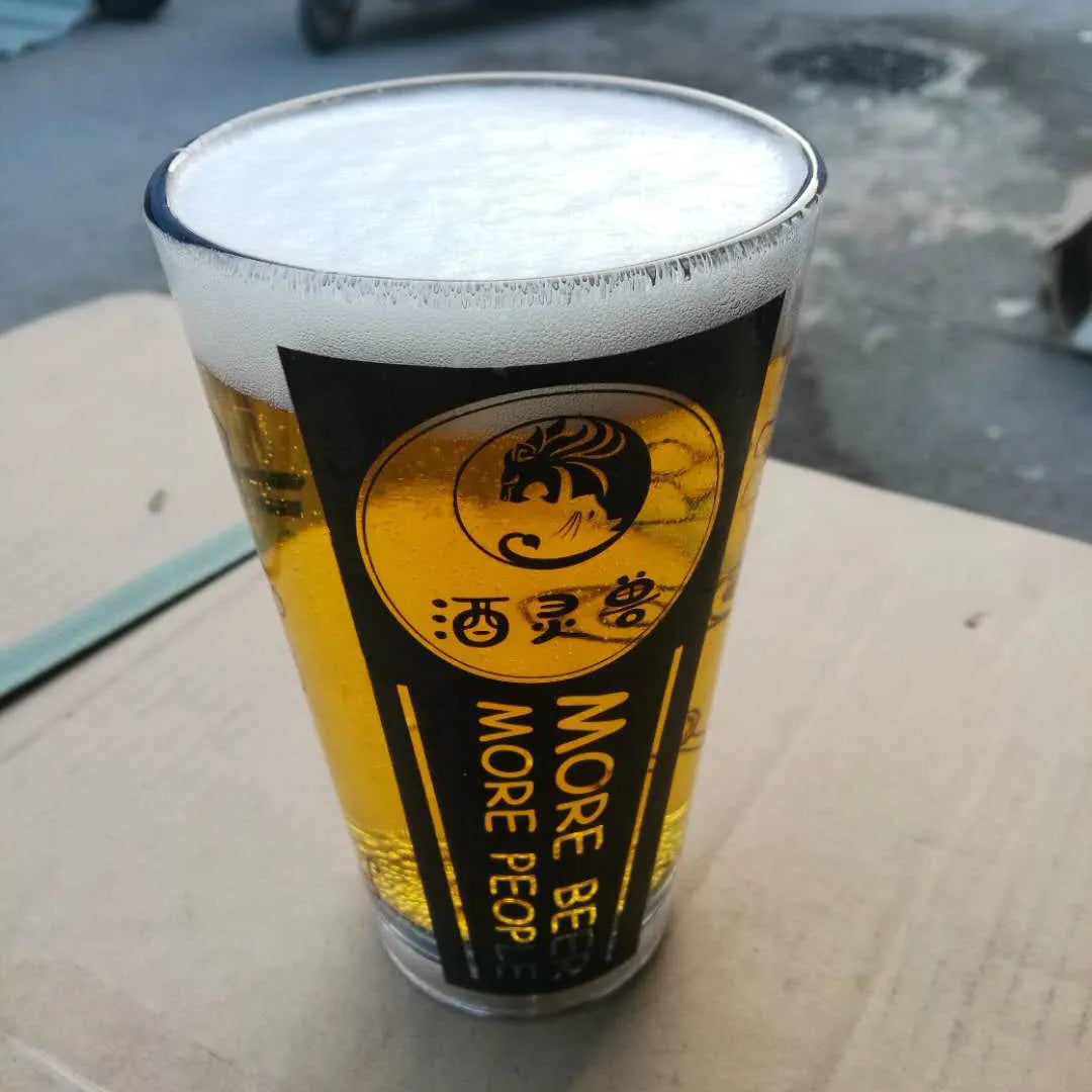Magnetic-bottom beer glasses