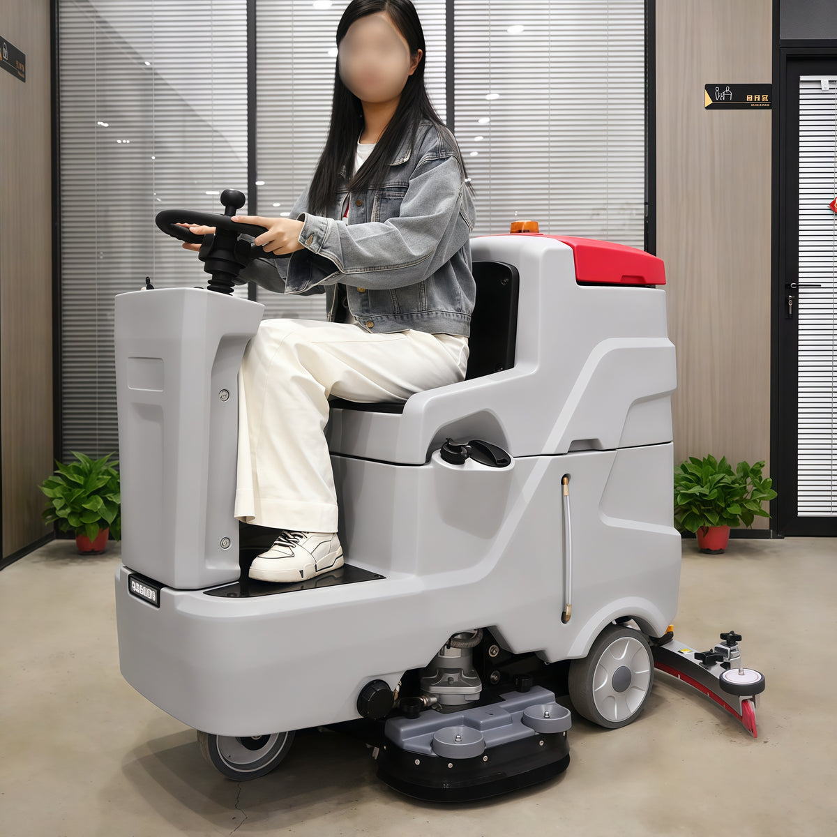 Ride-On Industrial Floor Scrubber — 1118 mm Cleaning Path
