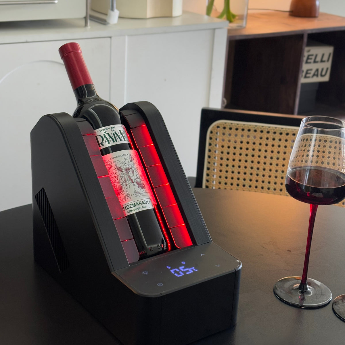 Single-Bottle Wine Cooler — Battery Peltier Chiller