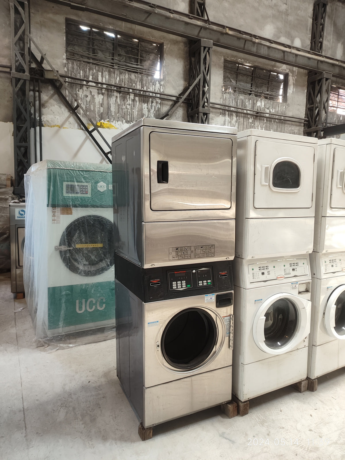 Commercial Washer-Extractor-Dryer Combo — Stainless Steel