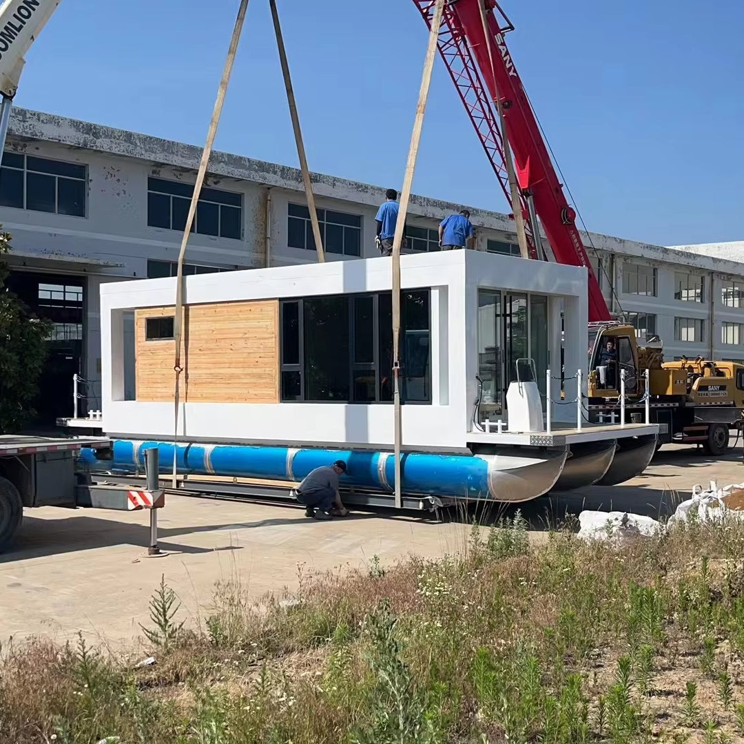 Aluminum Pontoon Houseboat — 11.5 m, Twin 150 hp Outboard