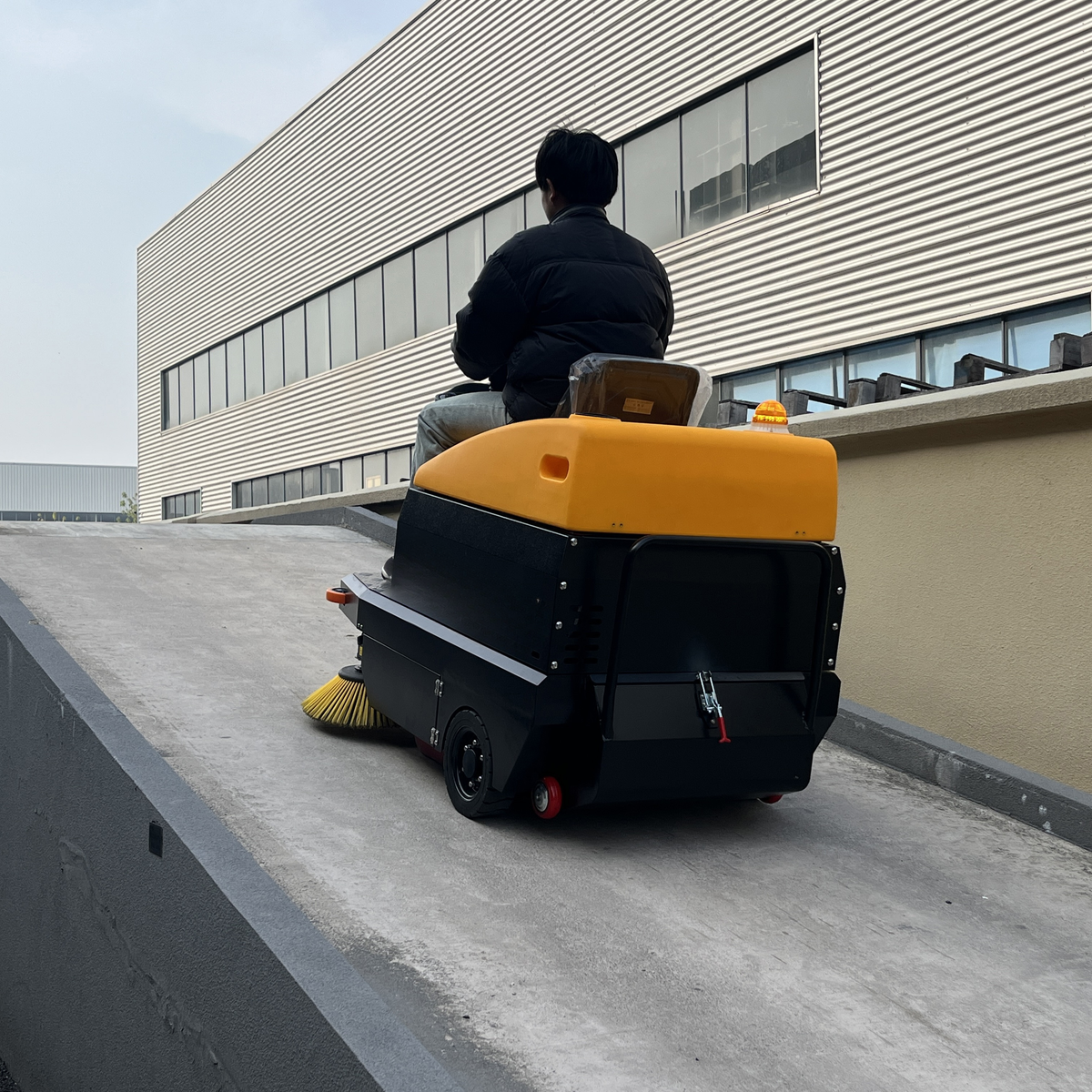 Ride-On Electric Floor Sweeper — 1150 mm, 6000 m²/h