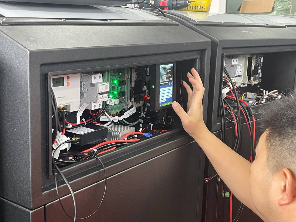 Solar-Powered Waste Compactor Bin — Odor Control, Anti-Theft