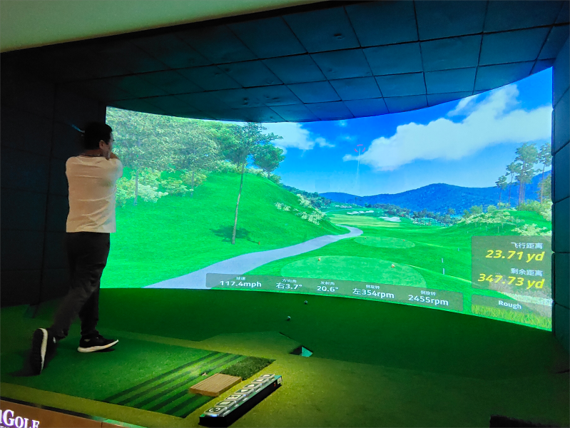 Simulador multideporte de interior — Golf y fútbol