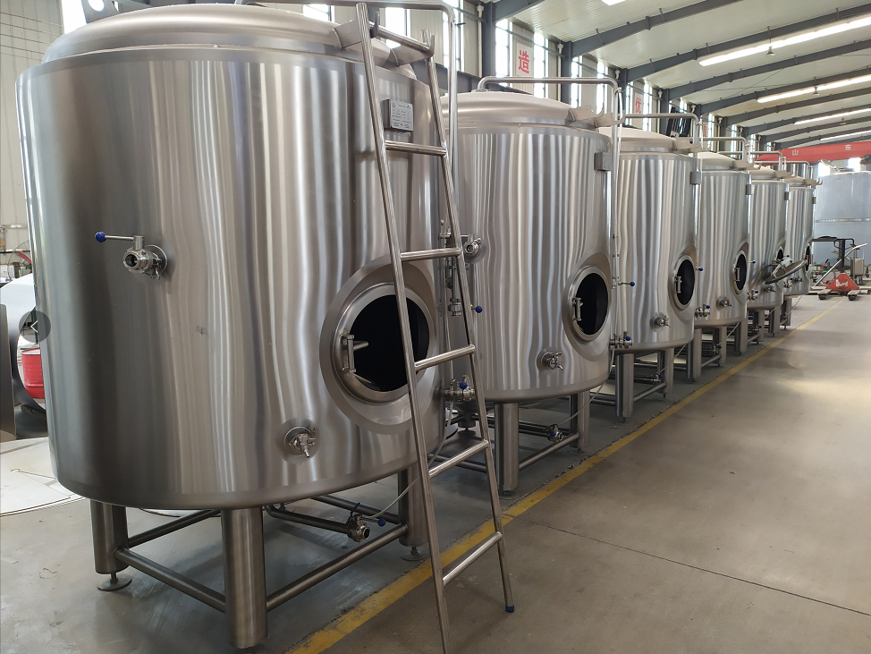 Bright Beer Tank — Jacketed 304 Stainless Storage Vessel