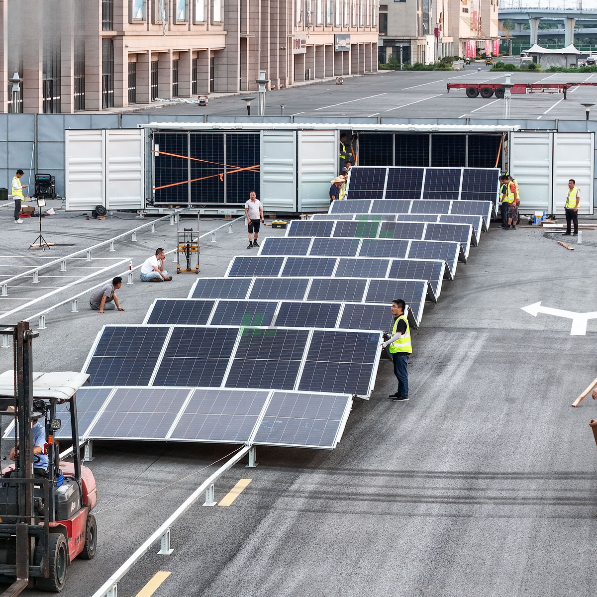 Mobile Solar Power Station — Foldable Off-Grid Storage Container