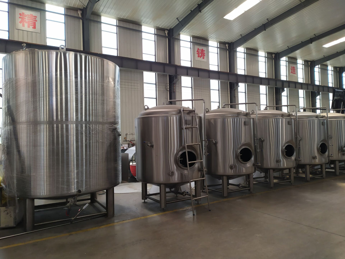 Bright Beer Tank — Jacketed 304 Stainless Storage Vessel