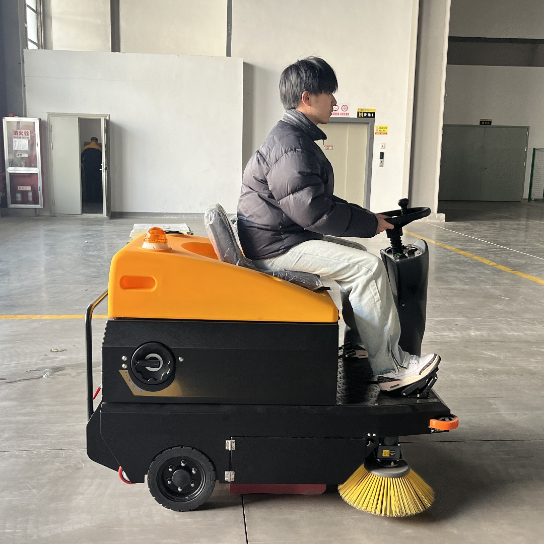 Ride-On Electric Floor Sweeper — 1150 mm, 6000 m²/h
