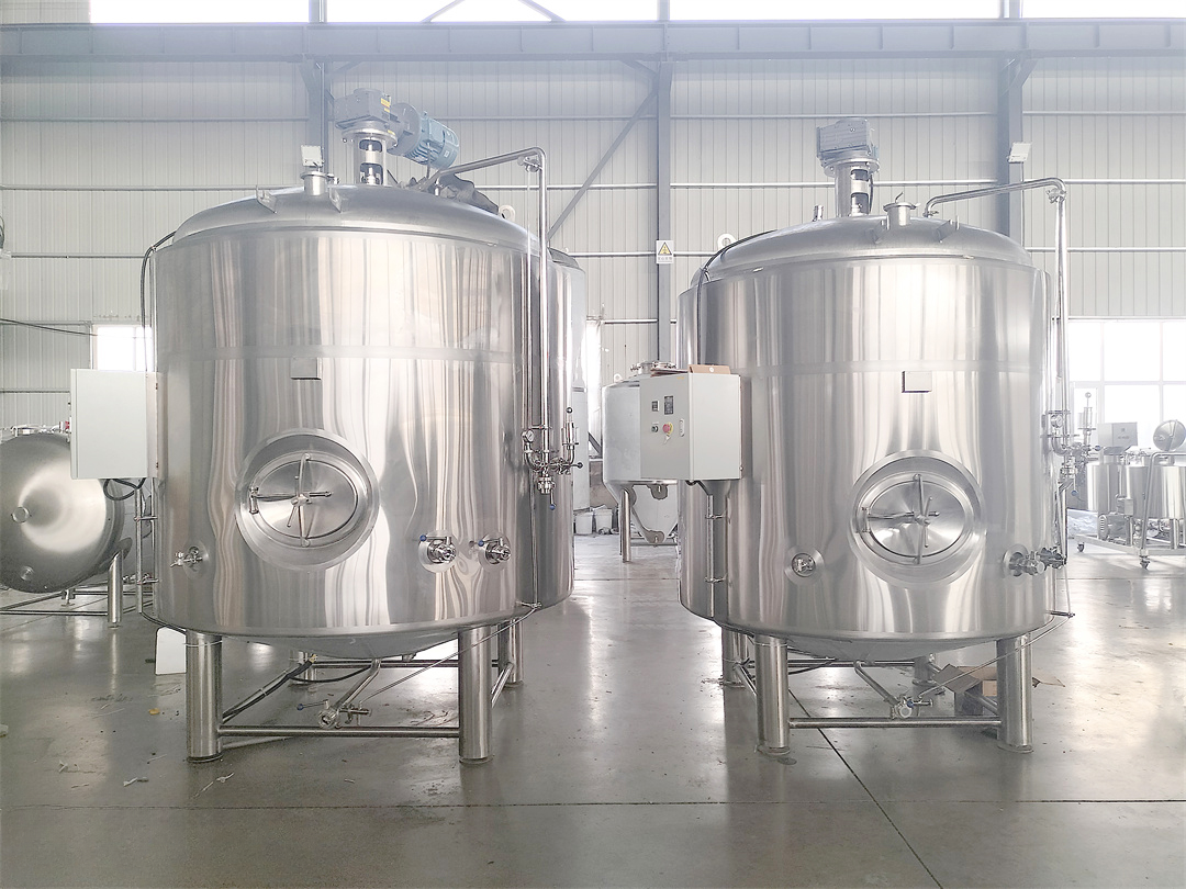 Bright Beer Tank — Jacketed 304 Stainless Storage Vessel