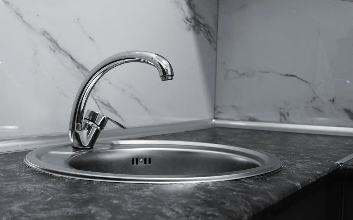 Water and hand sink