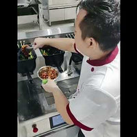 Automatic Commercial Wok Cooking Machine — U-Shape Robot Stir-Fry video preview