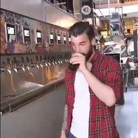 Vista previa del vídeo de Dispensador de cerveza de barril en autoservicio — enfriador multigrifo